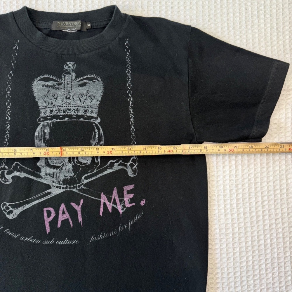 Nevertrust Urban Subculture Skull Crown Pay Me Graphic T-Shirt Black Small - Picture 5 of 5
